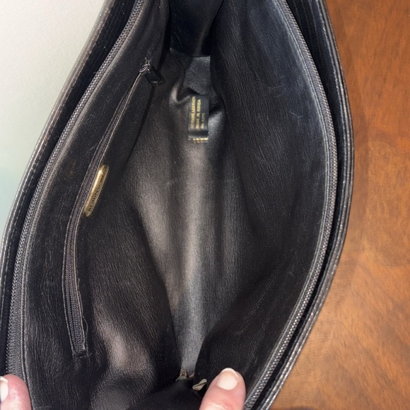 Robinson’s leather Crossbody bag reptile/ croc imprint black gold tone HW EUC - Picture 16 of 17